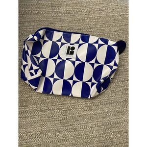 Estee Lauder makeup bag